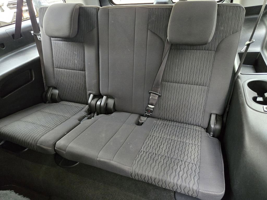 Used 2018 Chevrolet Suburban LS image 19