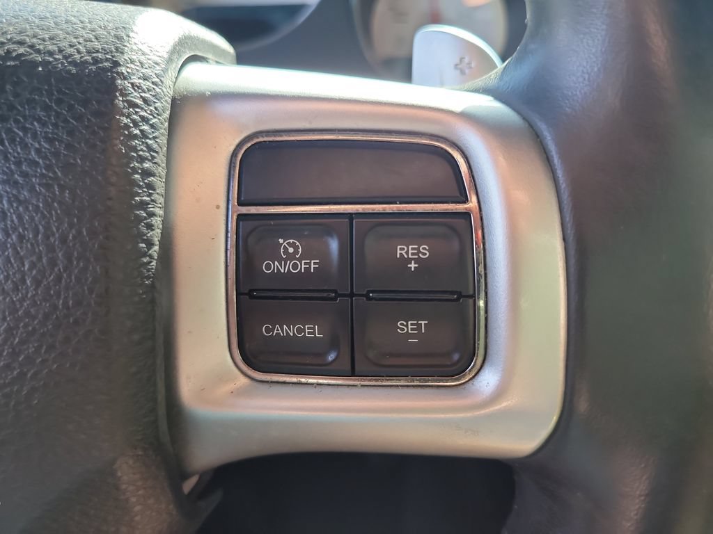 Used 2014 Dodge Challenger R/T RWD image 26
