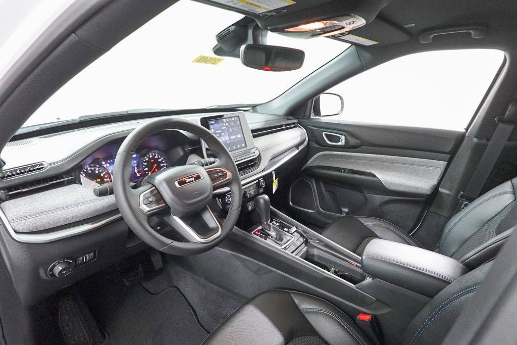 New 2026 Jeep Compass Latitude image 12
