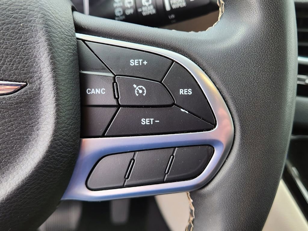 Used 2023 Chrysler Voyager LX FWD image 13