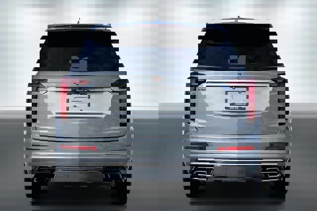 Used 2025 Cadillac XT6 Premium Luxury image 3