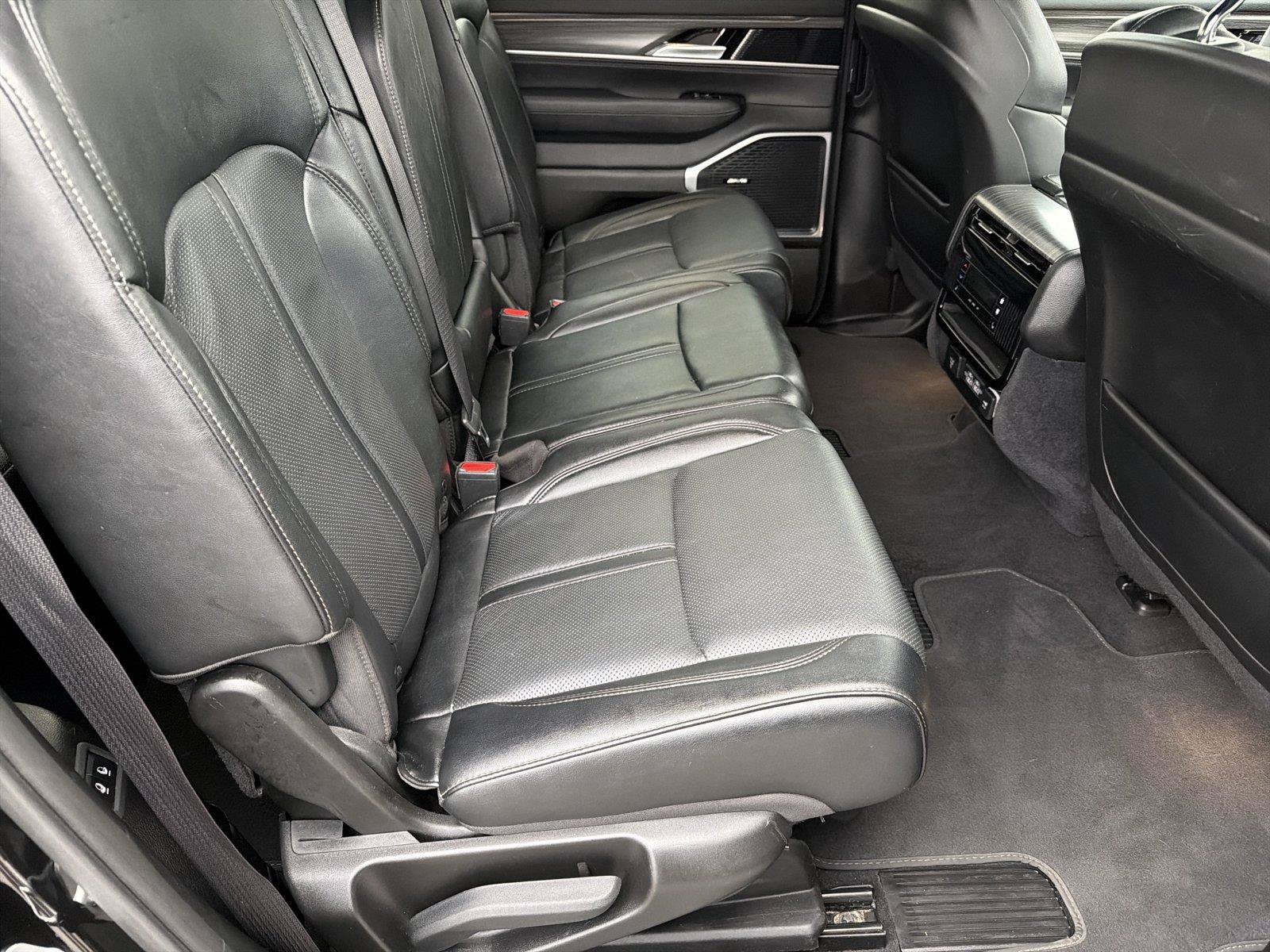 Used 2024 Jeep Wagoneer Series II w/ Flexible Seating Group RWD image 15