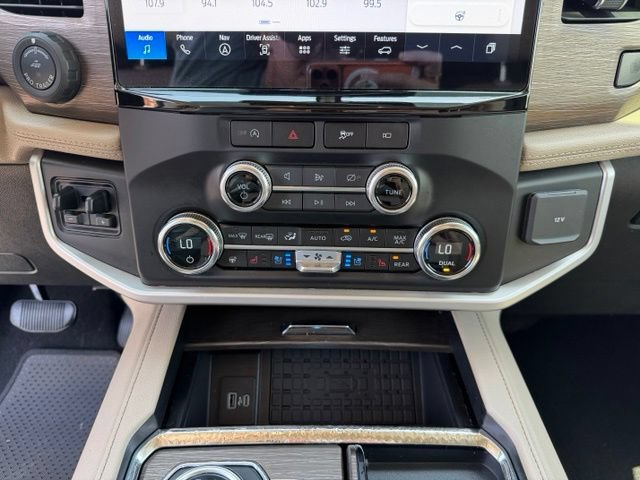 Used 2023 Ford Expedition Max Limited AWD/4WD image 19