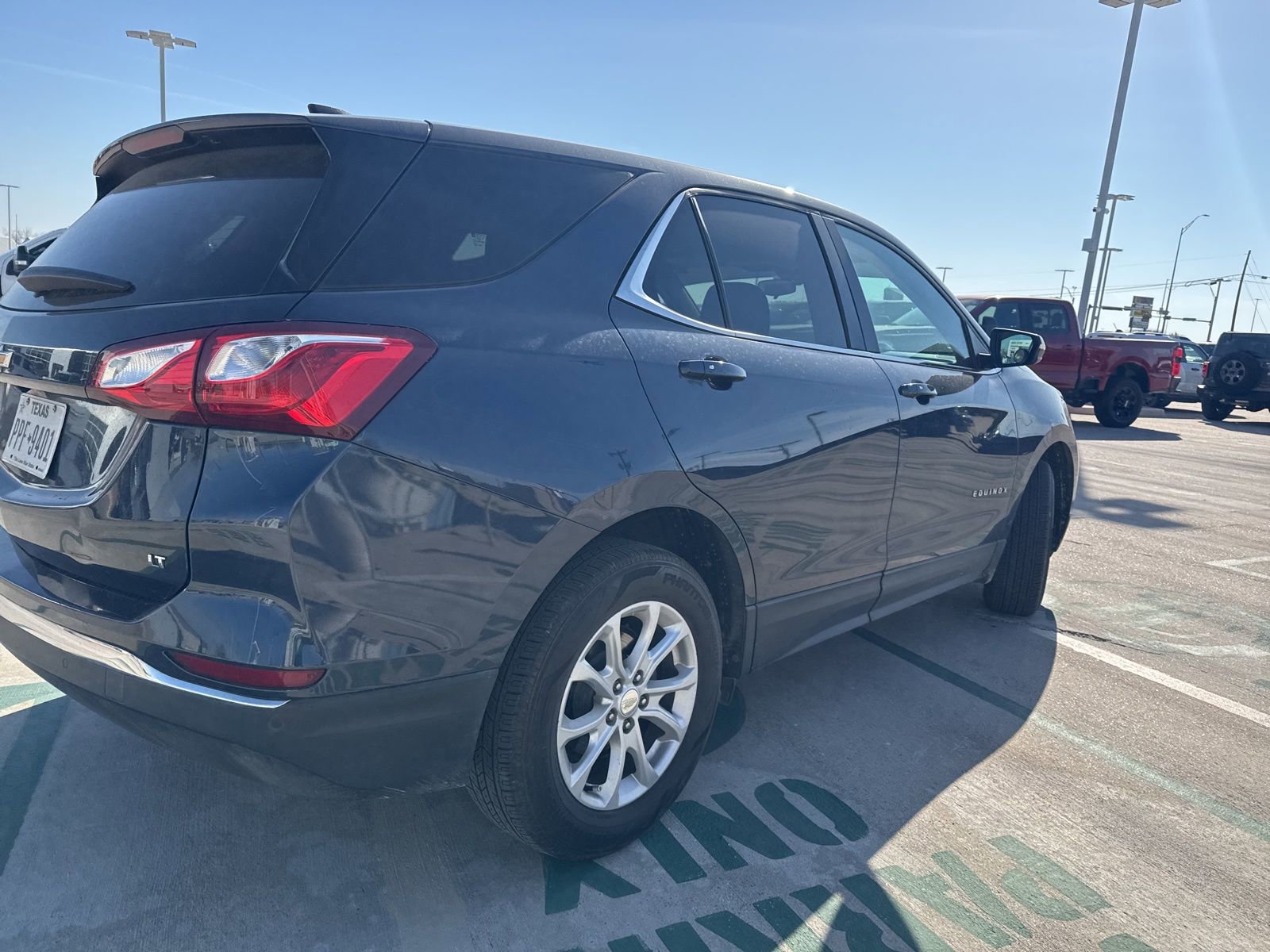 Used 2018 Chevrolet Equinox LT image 3