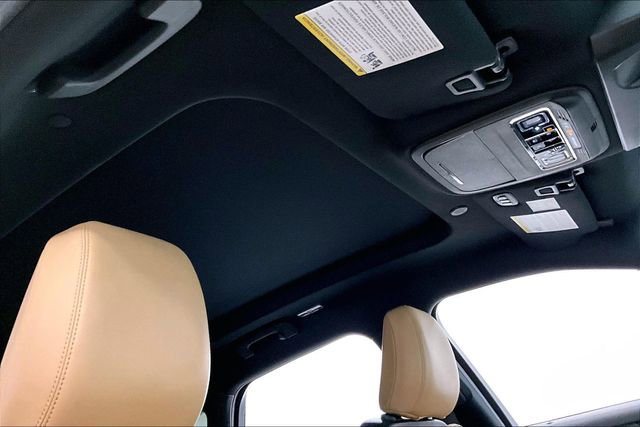 Used 2021 Lincoln Corsair Reserve w/ Equipment Group 201A image 19