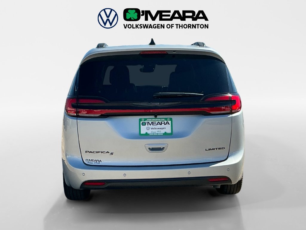 Used 2026 Chrysler Pacifica Limited w/ S Appearance Package FWD image 4