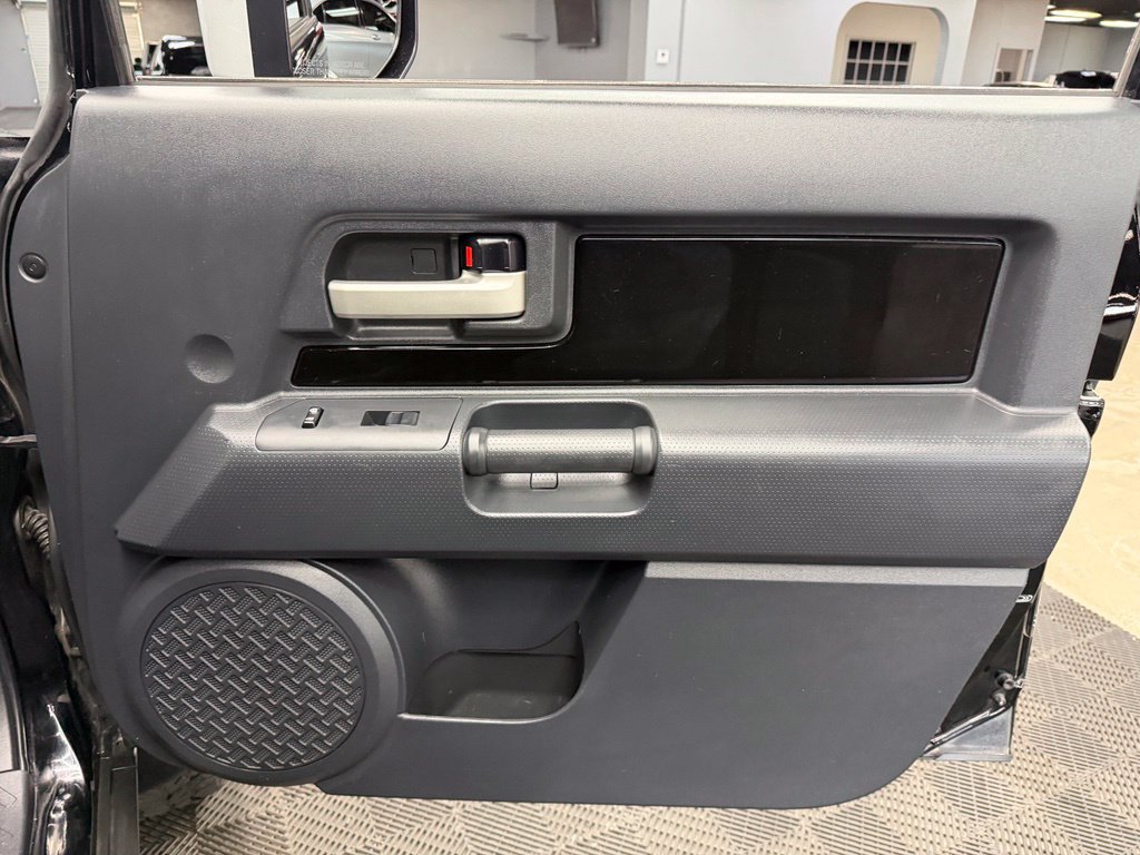 Used 2014 Toyota FJ Cruiser 4WD w/ Upgrade Package image 42