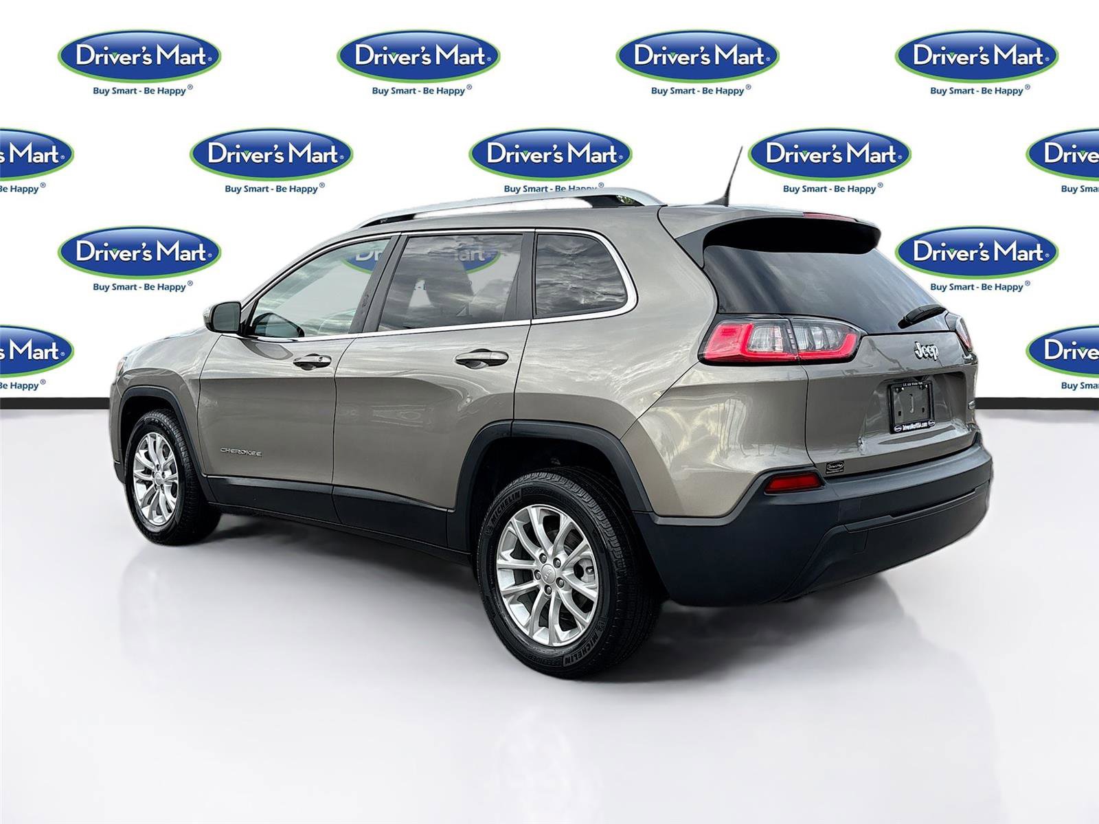 Used 2019 Jeep Cherokee Latitude w/ Popular Appearance Group image 5