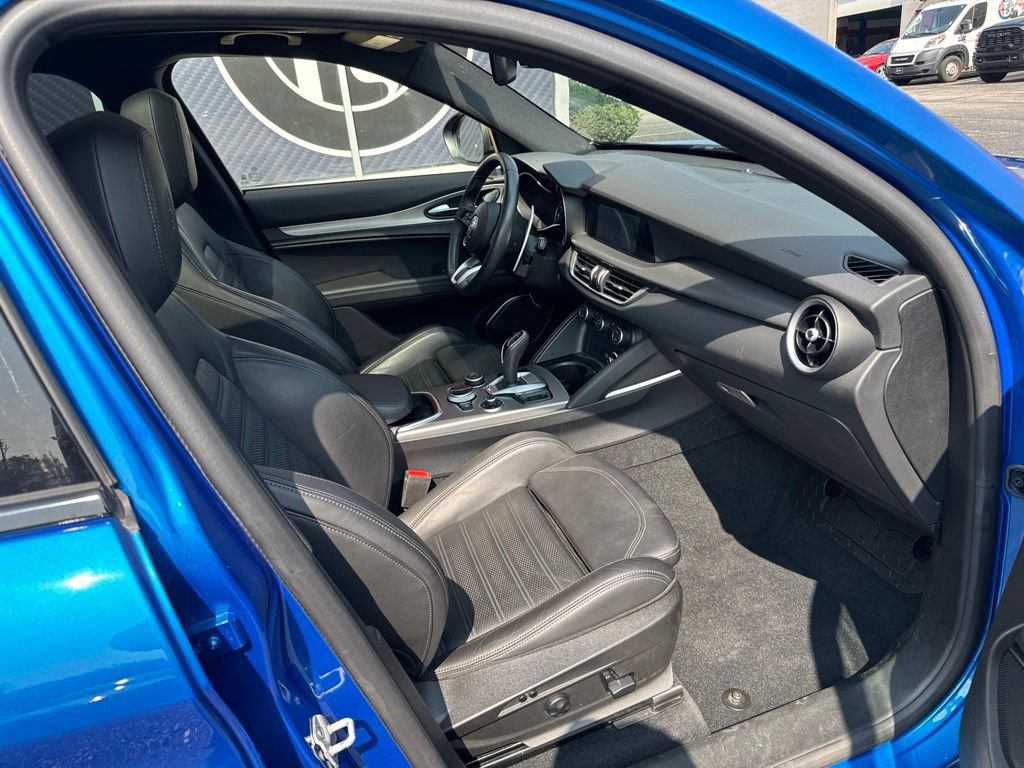Used 2023 Alfa Romeo Stelvio Veloce AWD/4WD image 66