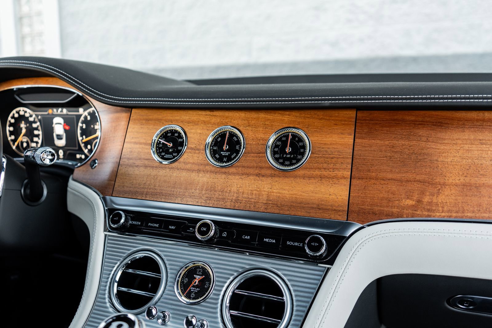 Certified 2023 Bentley Continental GT Azure image 41