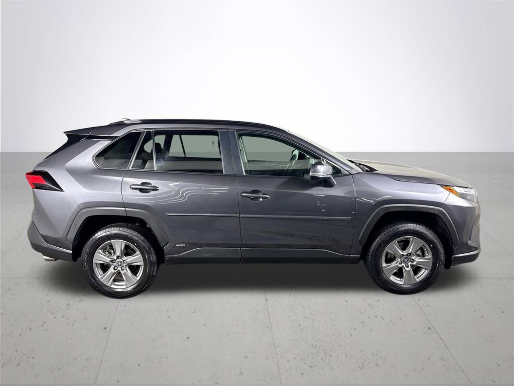Used 2024 Toyota RAV4 LE AWD/4WD image 5