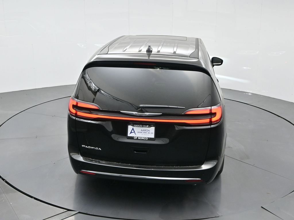 New 2026 Chrysler Pacifica Select image 51