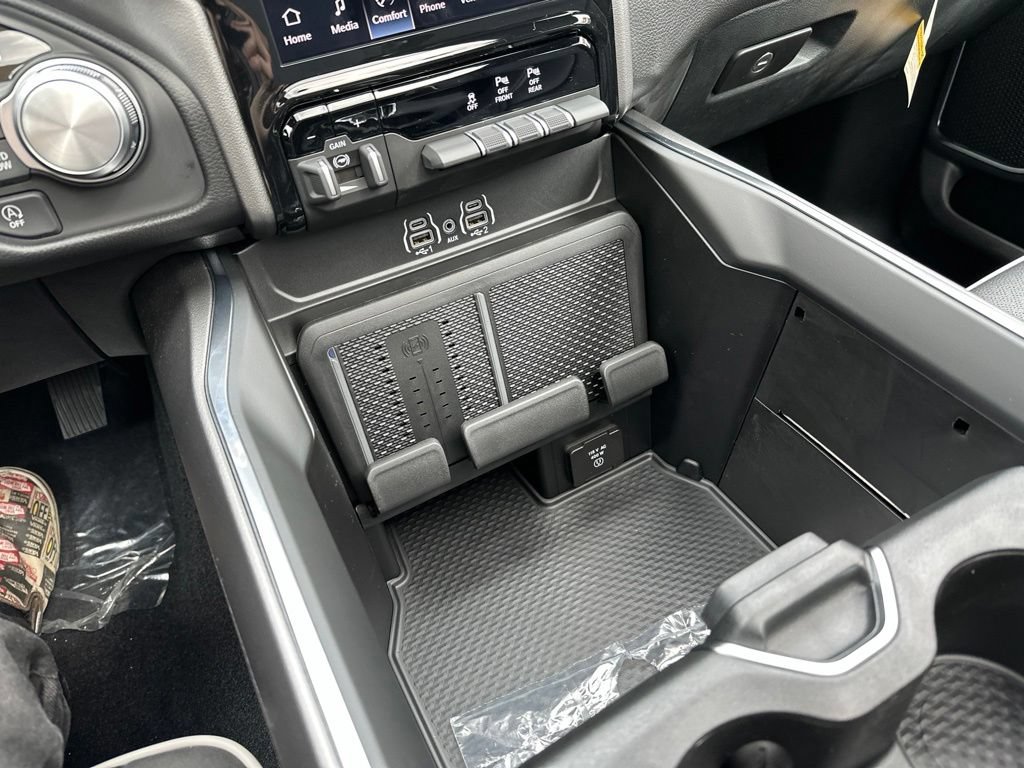 New 2027 RAM 1500 Laramie w/ Laramie Preferred Package AWD/4WD image 32
