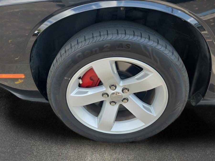 Used 2019 Dodge Challenger SXT AWD/4WD image 29