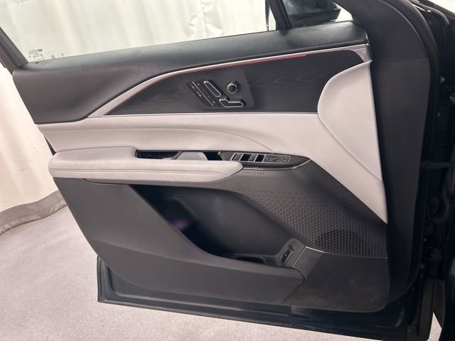 Used 2024 Cadillac Lyriq Luxury image 27