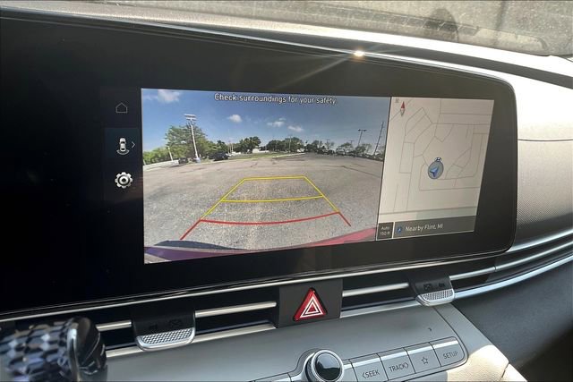 New 2025 Hyundai Elantra Limited image 22