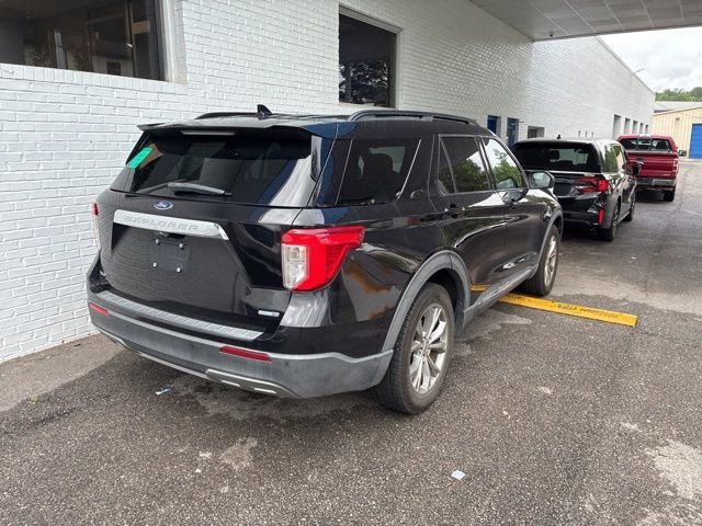 Used 2020 Ford Explorer XLT w/ Equipment Group 202A AWD/4WD image 8