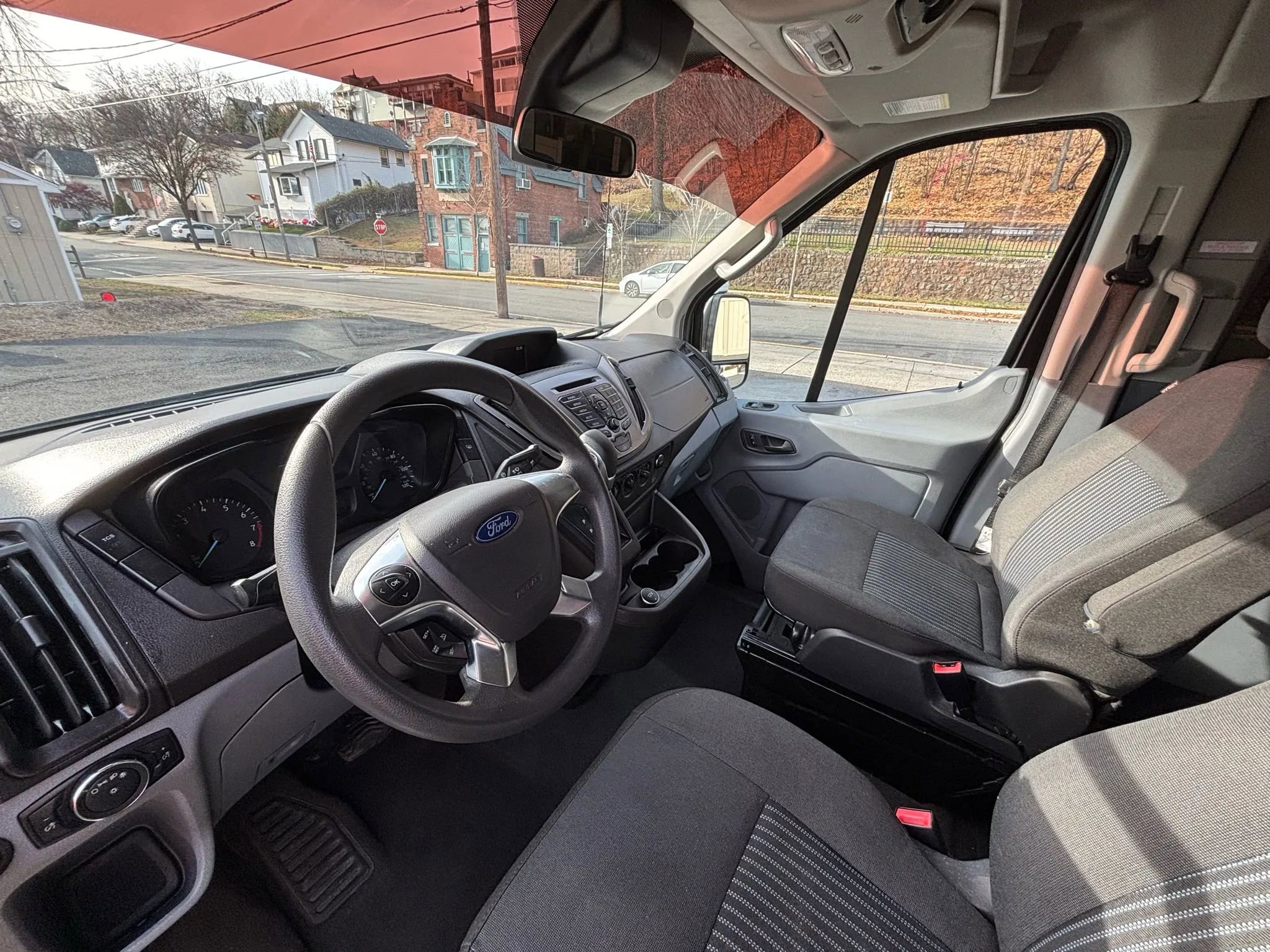 Used 2019 Ford Transit 350 XLT image 14