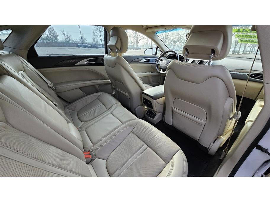 Used 2018 Lincoln MKZ Reserve image 17