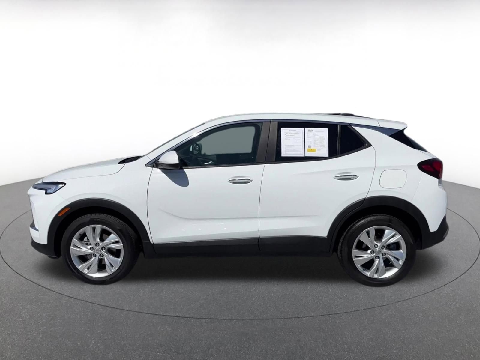 Used 2025 Buick Encore GX Preferred FWD image 9