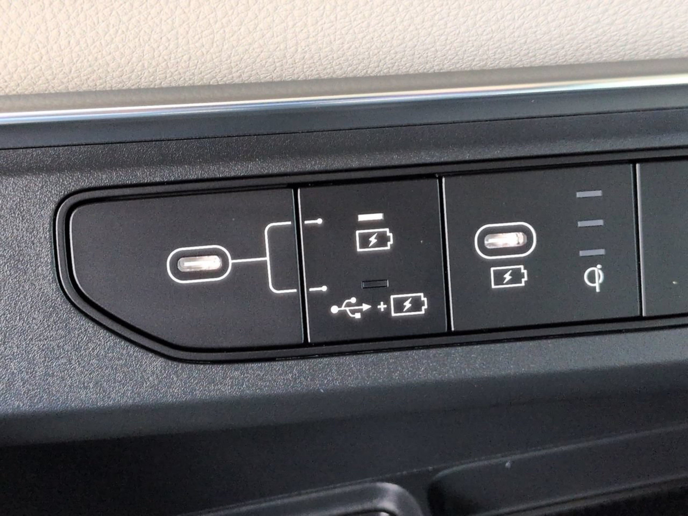 Certified 2026 Kia Carnival SX FWD image 30
