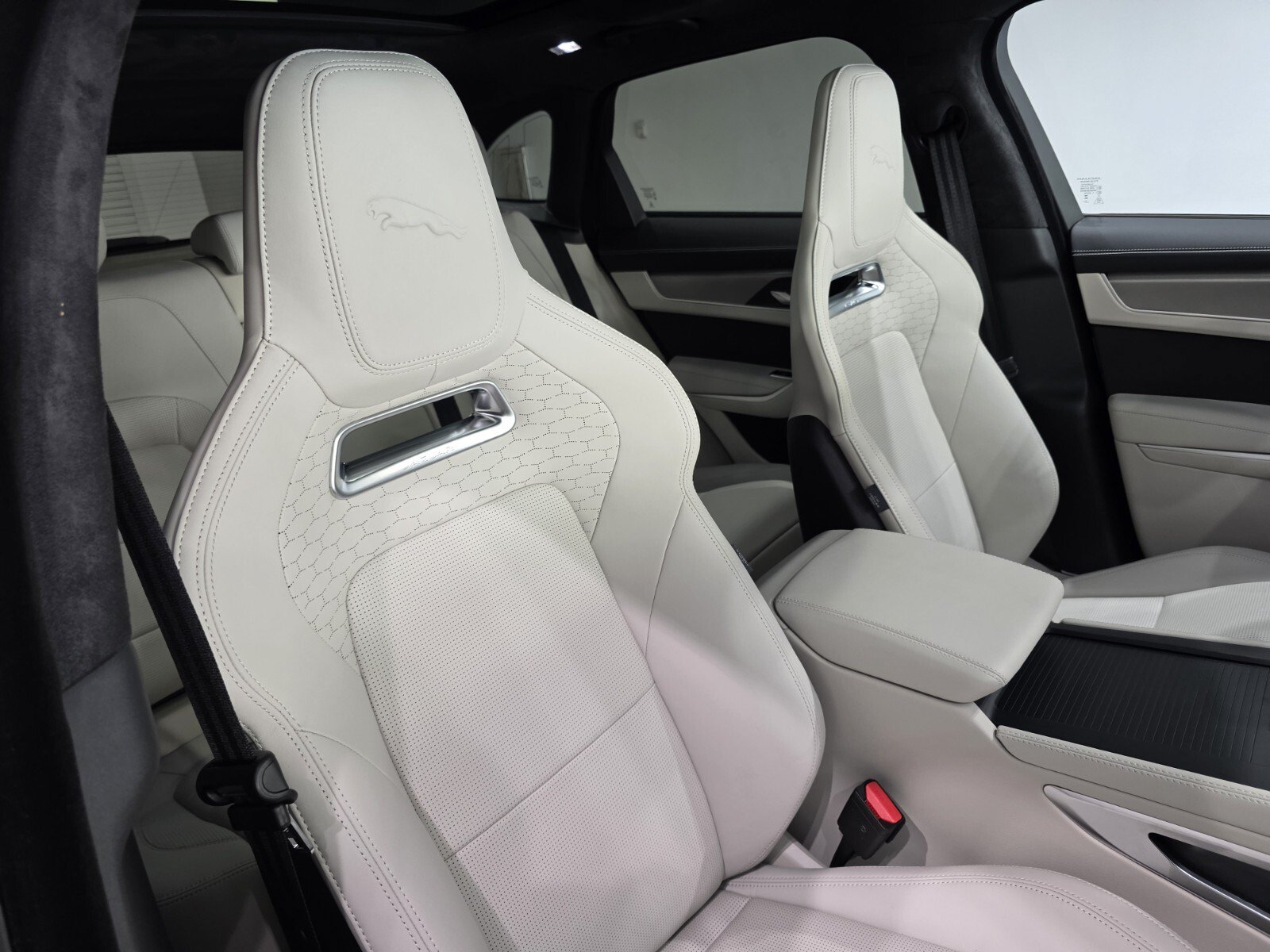 New 2026 Jaguar F-PACE R-Dynamic S AWD/4WD image 23