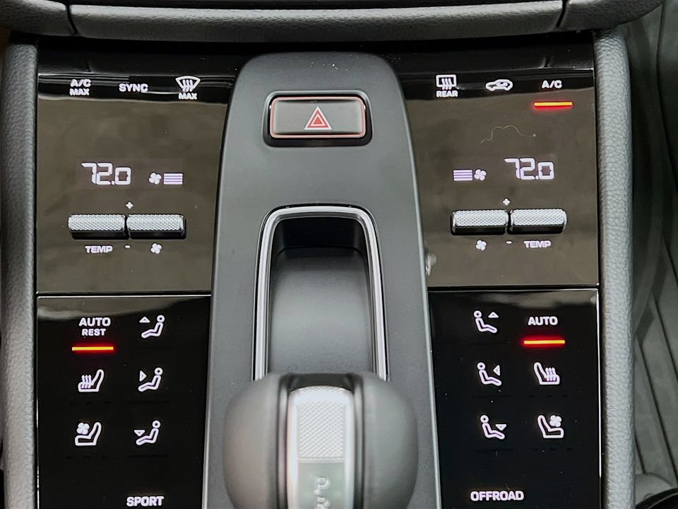 New 2026 Porsche Macan AWD/4WD image 18