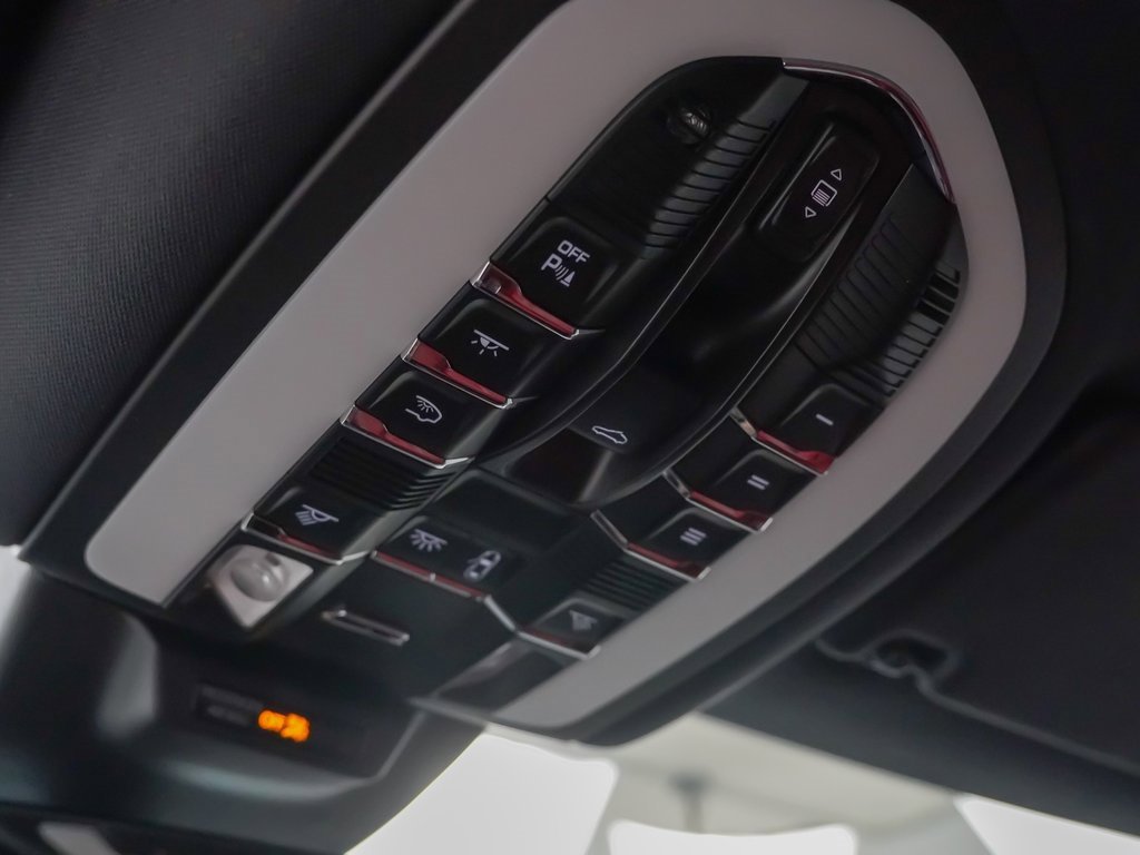 Used 2022 Porsche Macan GTS image 28