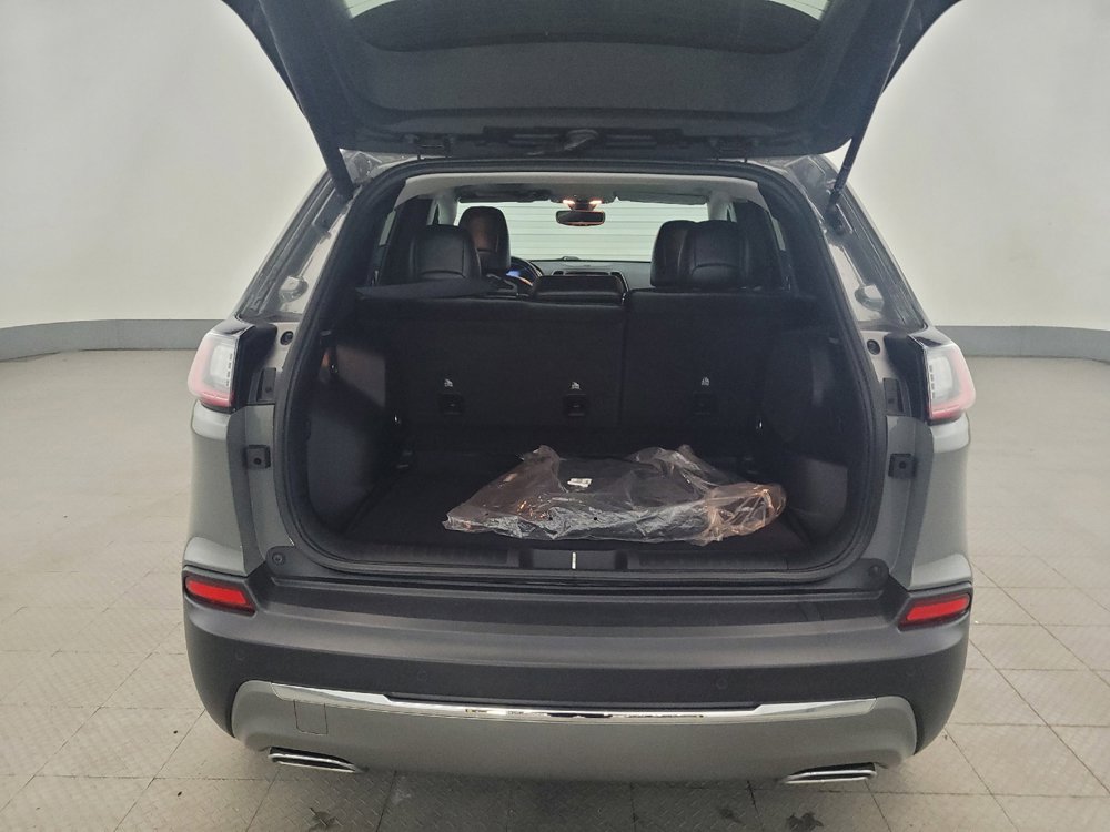 Used 2019 Jeep Cherokee Limited AWD/4WD image 29