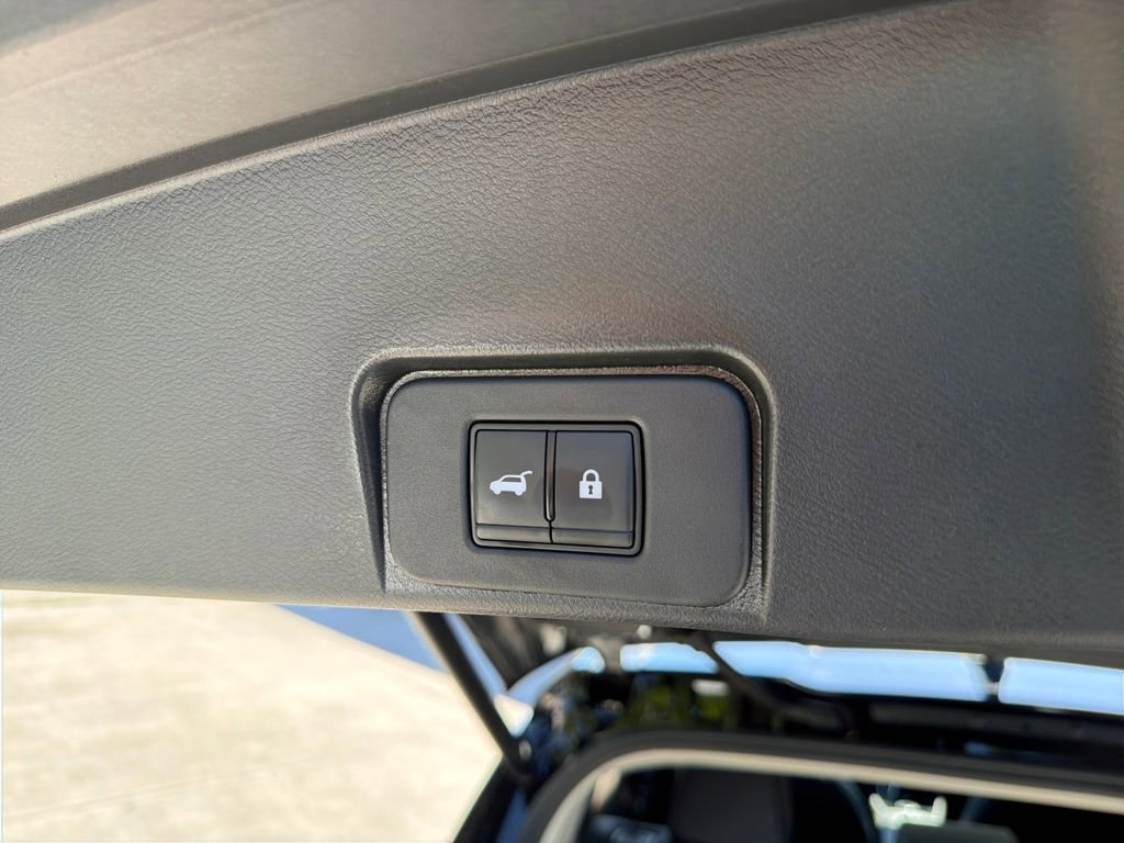 Used 2023 Nissan Rogue SL w/ SL Premium Package image 36