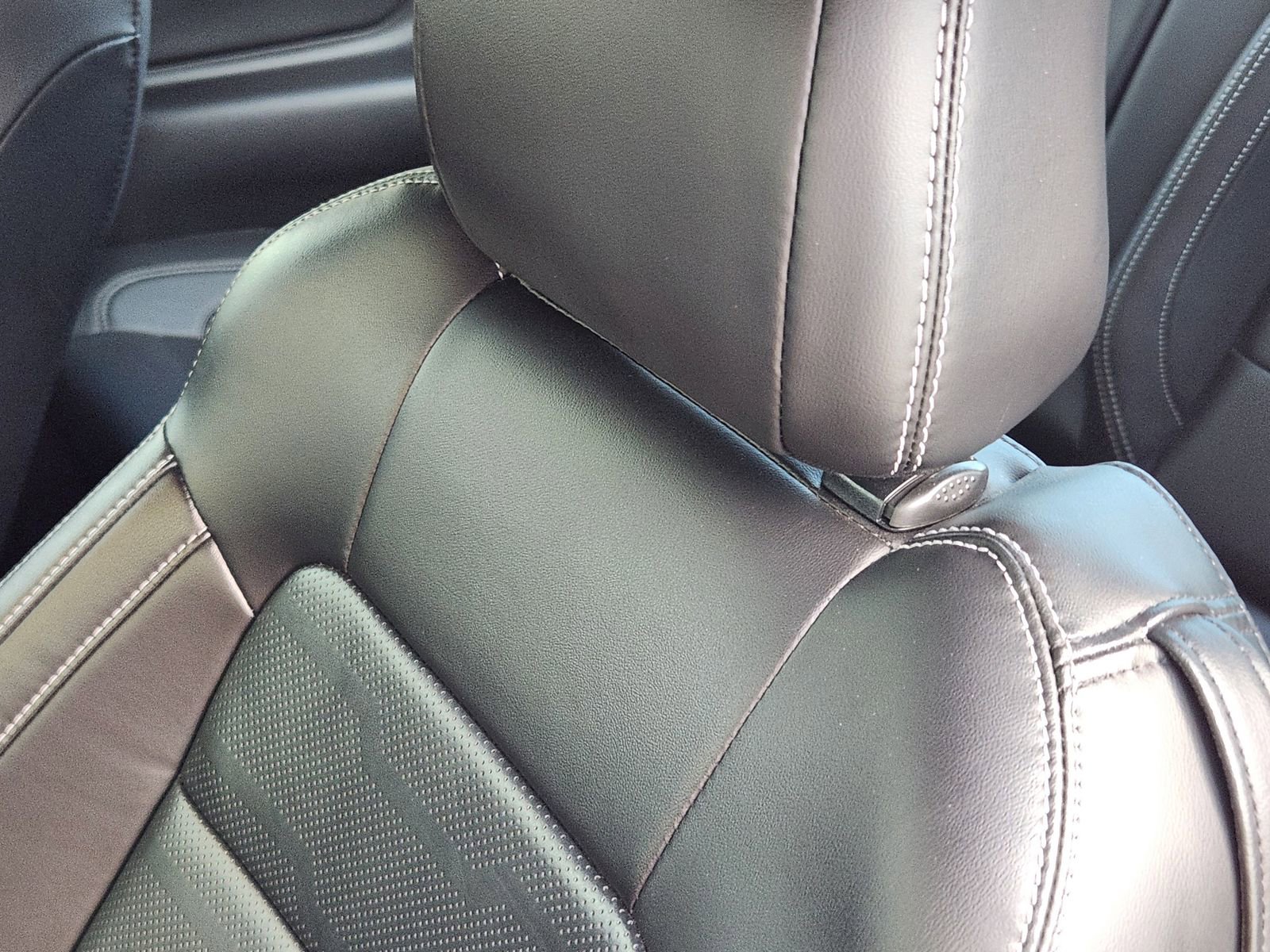 Used 2021 Ford Mustang GT Premium w/ Equipment Group 401A image 17