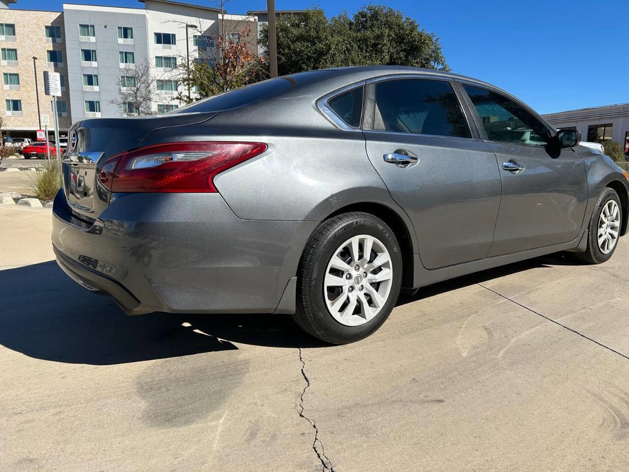 Used 2018 Nissan Altima 2.5 S w/ S Convenience Package image 10