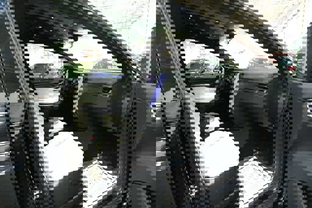 Used 2020 Tesla Model X Performance image 31