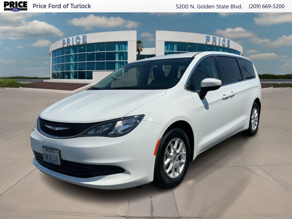 Used 2017 Chrysler Pacifica LX FWD image 1