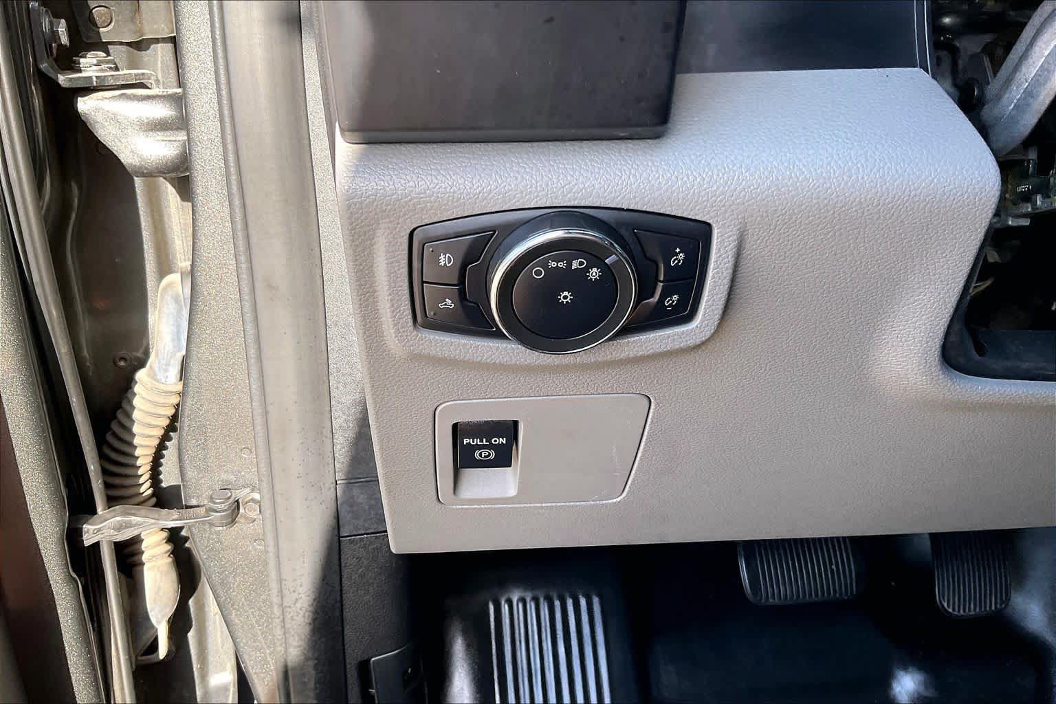 Used 2017 Ford F150 XL w/ Equipment Group 101A Mid AWD/4WD image 32