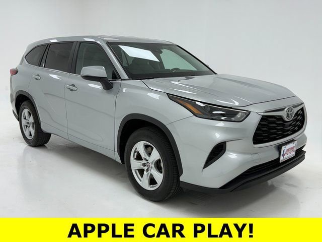 Used 2023 Toyota Highlander L FWD image 1