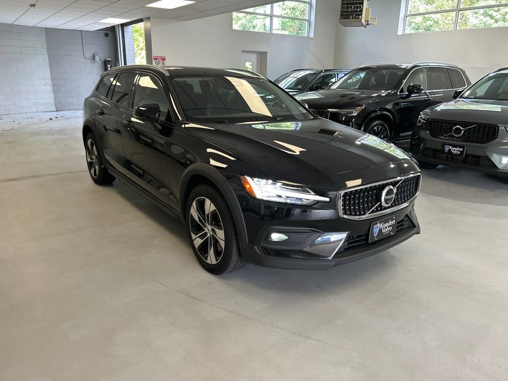Certified 2025 Volvo V60 B5 Cross Country Plus