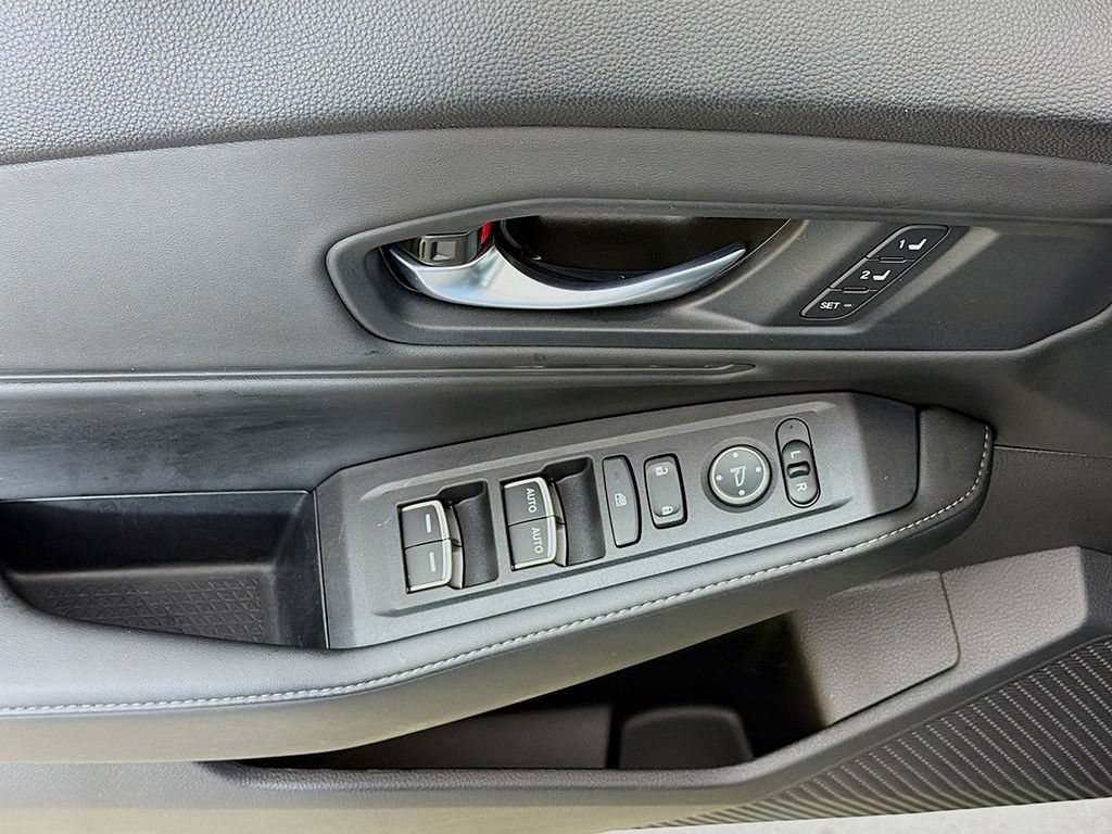 Used 2025 Honda Accord Sport image 31