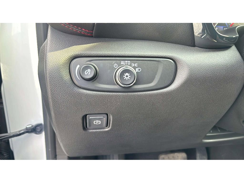 Certified 2023 Chevrolet Blazer RS w/ Driver Confidence II Package image 22