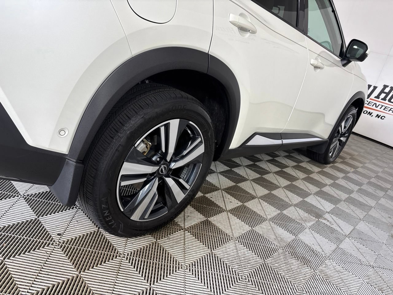 Used 2023 Nissan Rogue SL w/ SL Premium Package AWD/4WD image 31