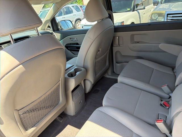 Used 2016 Kia Sedona LX w/ Option Group 020 FWD image 16