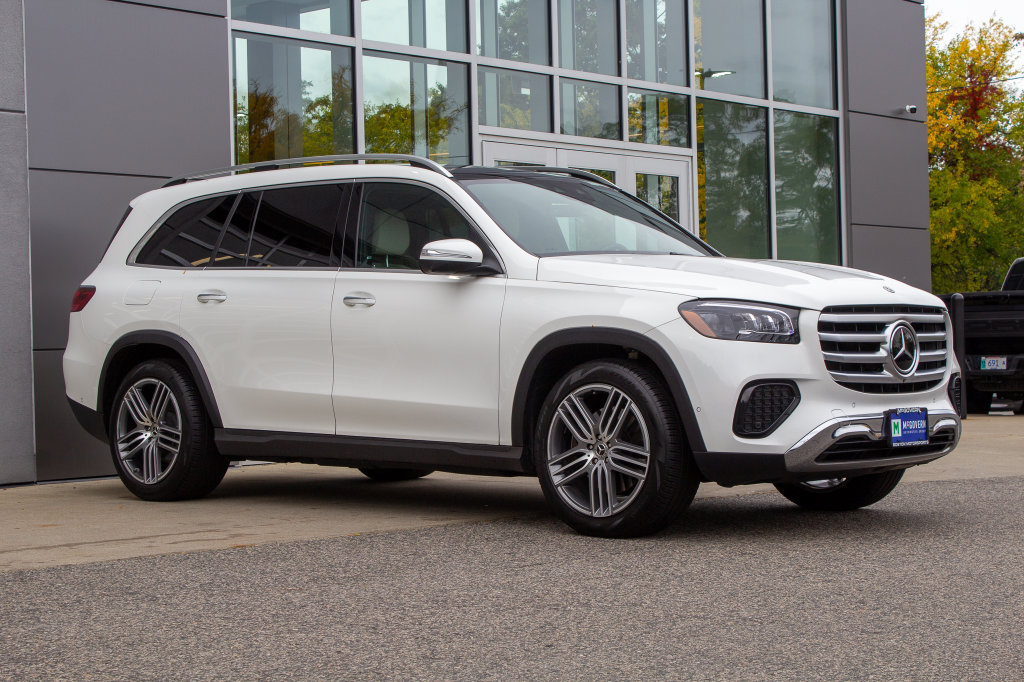 Used 2026 Mercedes-Benz GLS 450 4MATIC image 3