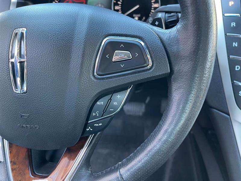 Used 2013 Lincoln MKZ image 18