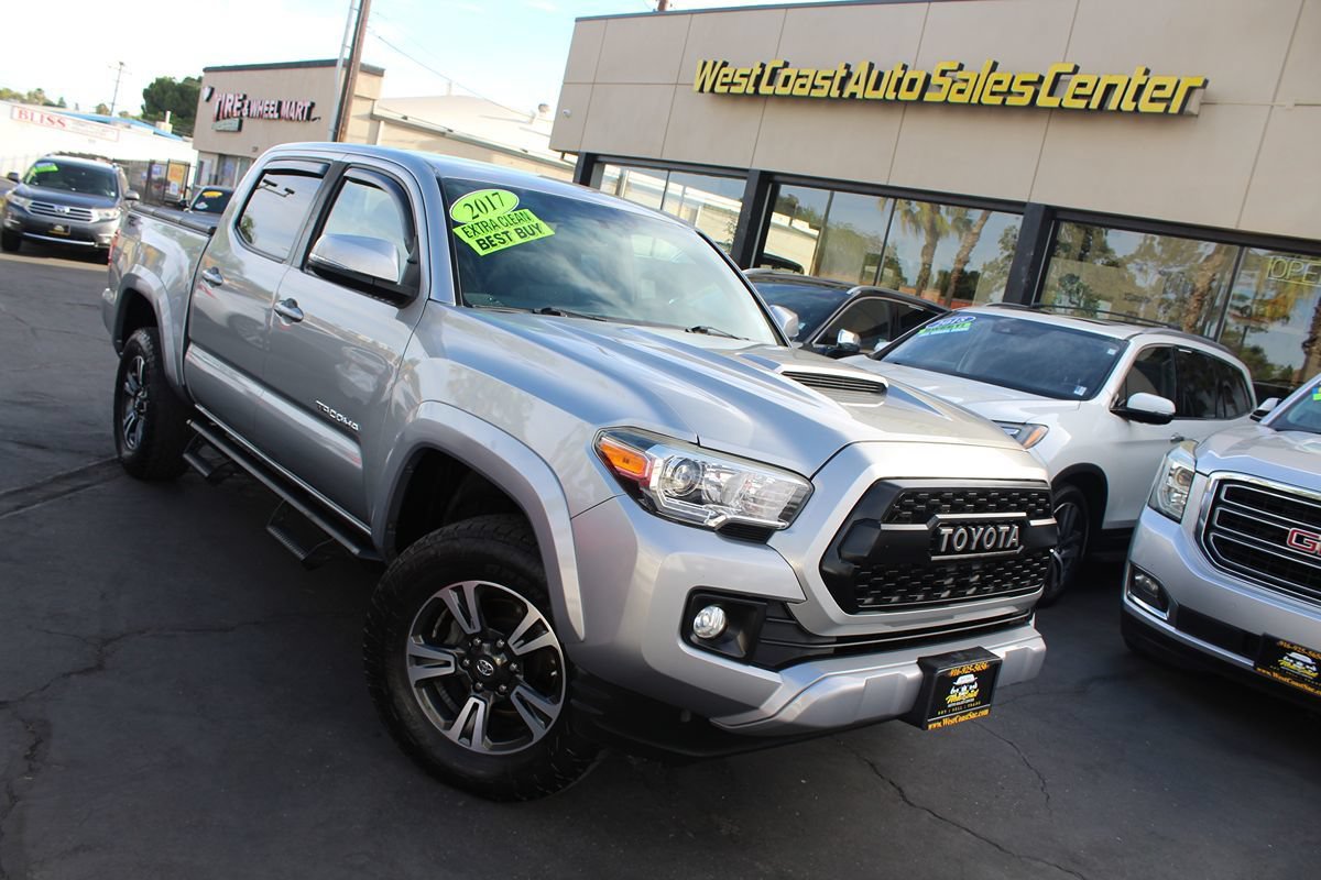 Used 2017 Toyota Tacoma TRD Sport w/ Tow Package RWD image 35