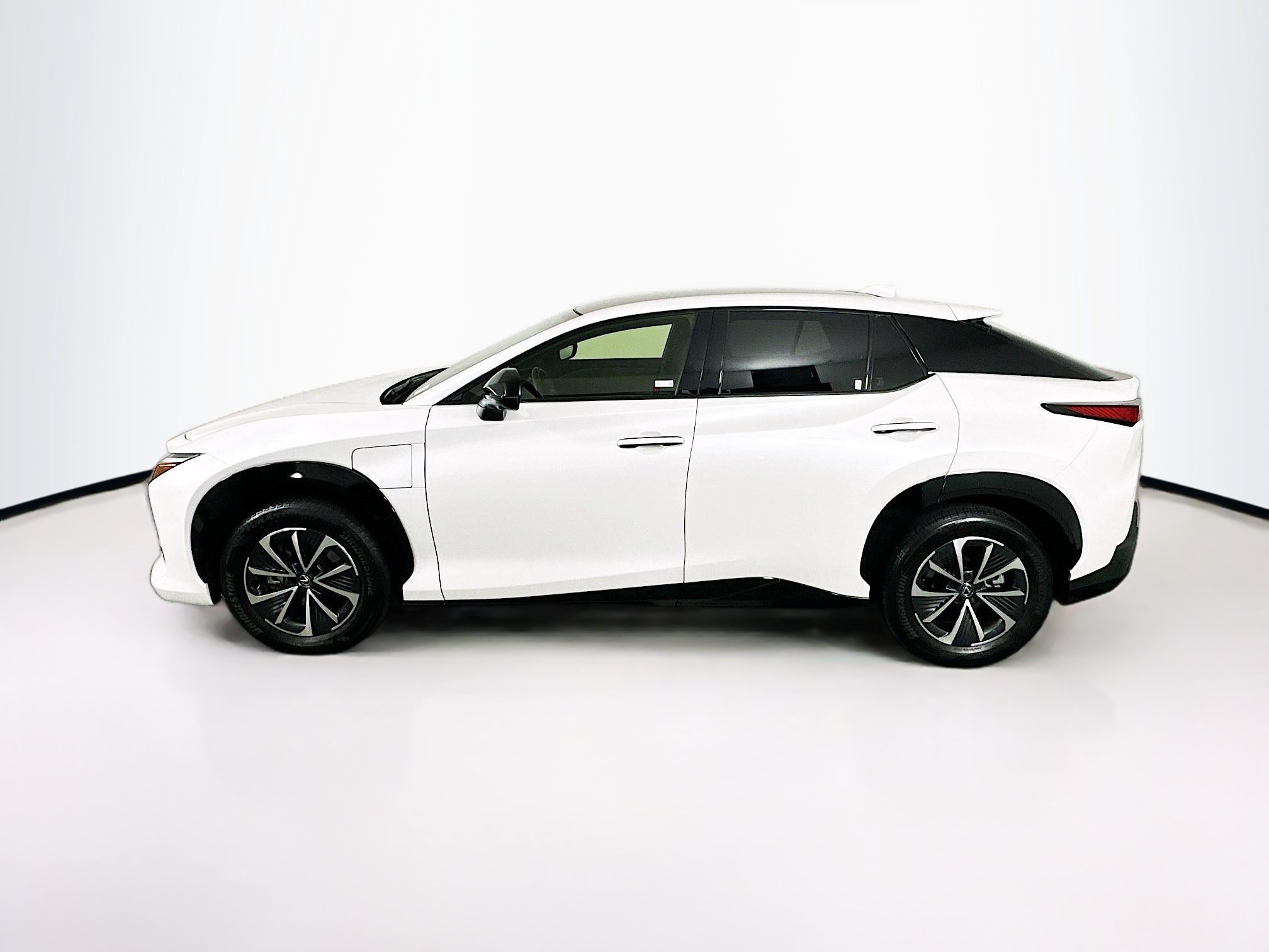 Used 2024 Lexus RZ 300e Premium w/ Accessory Package (Z1) FWD image 4