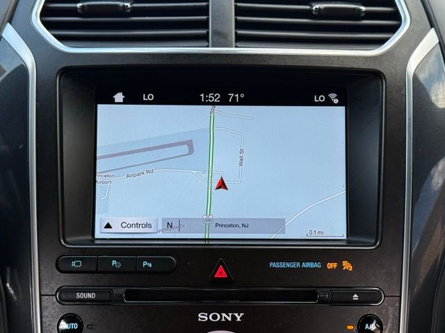 Used 2018 Ford Explorer Platinum image 44