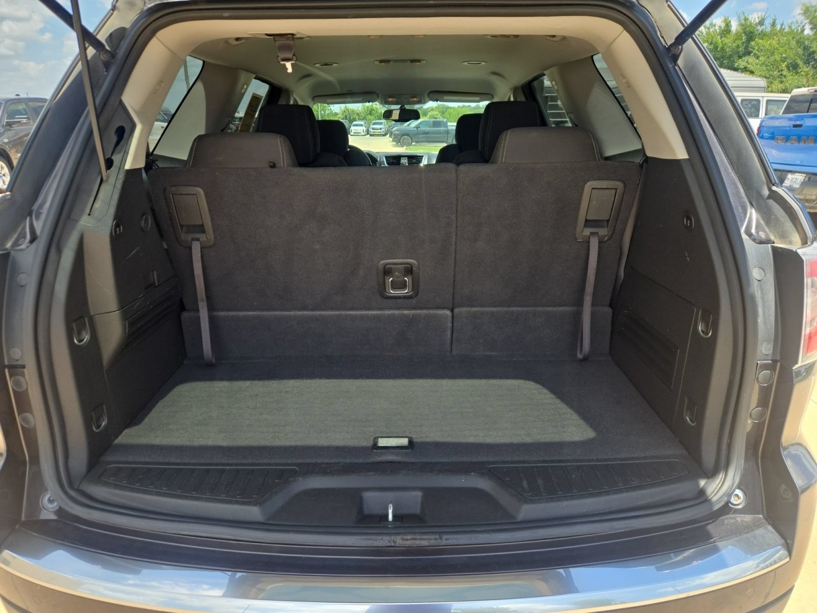Used 2016 GMC Acadia SLE FWD image 25