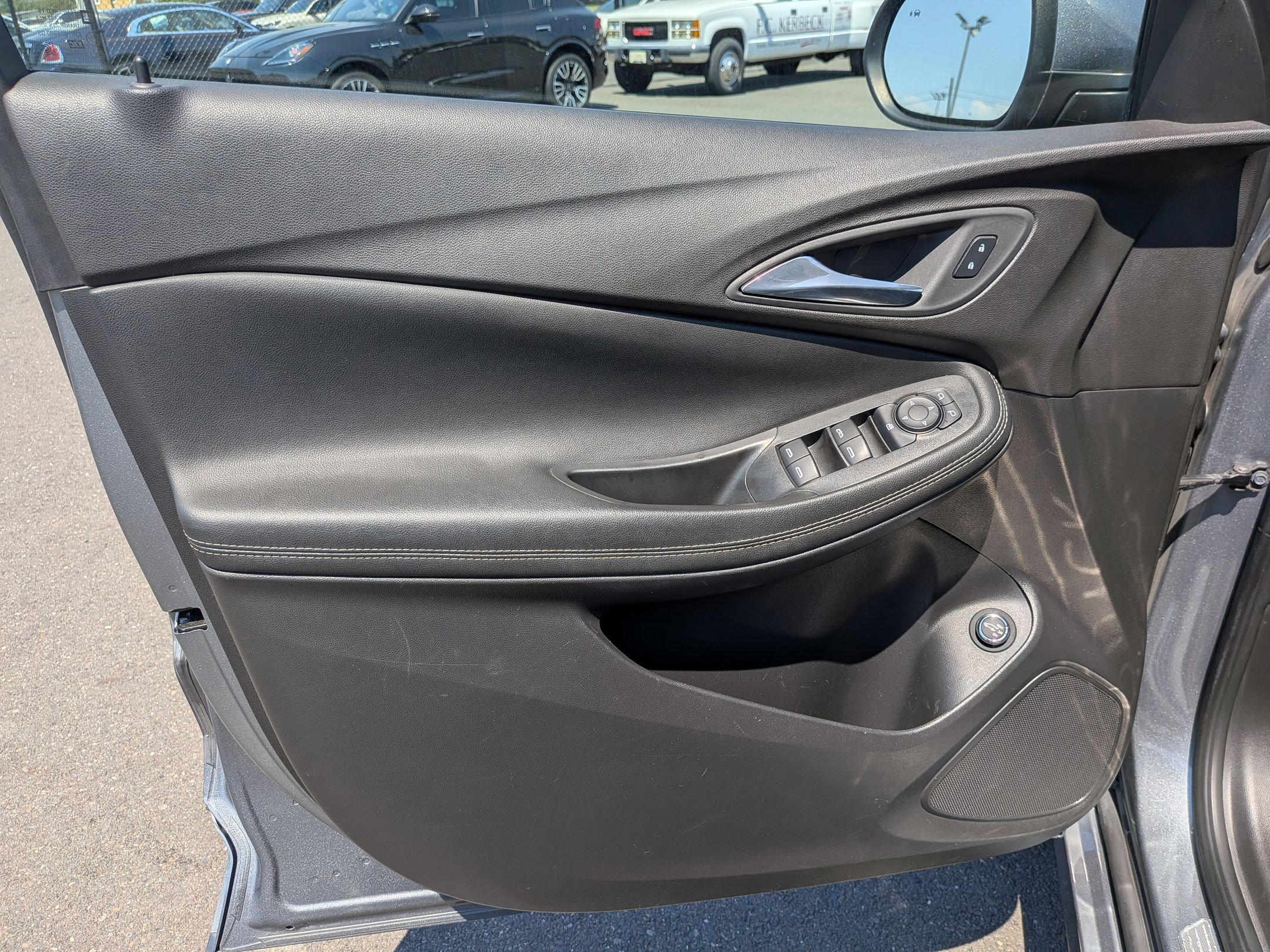 Used 2022 Buick Encore GX Select w/ Experience Buick Package AWD/4WD image 21