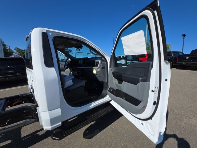 New 2026 Ford F550 4x4 Regular Cab Super Duty image 23