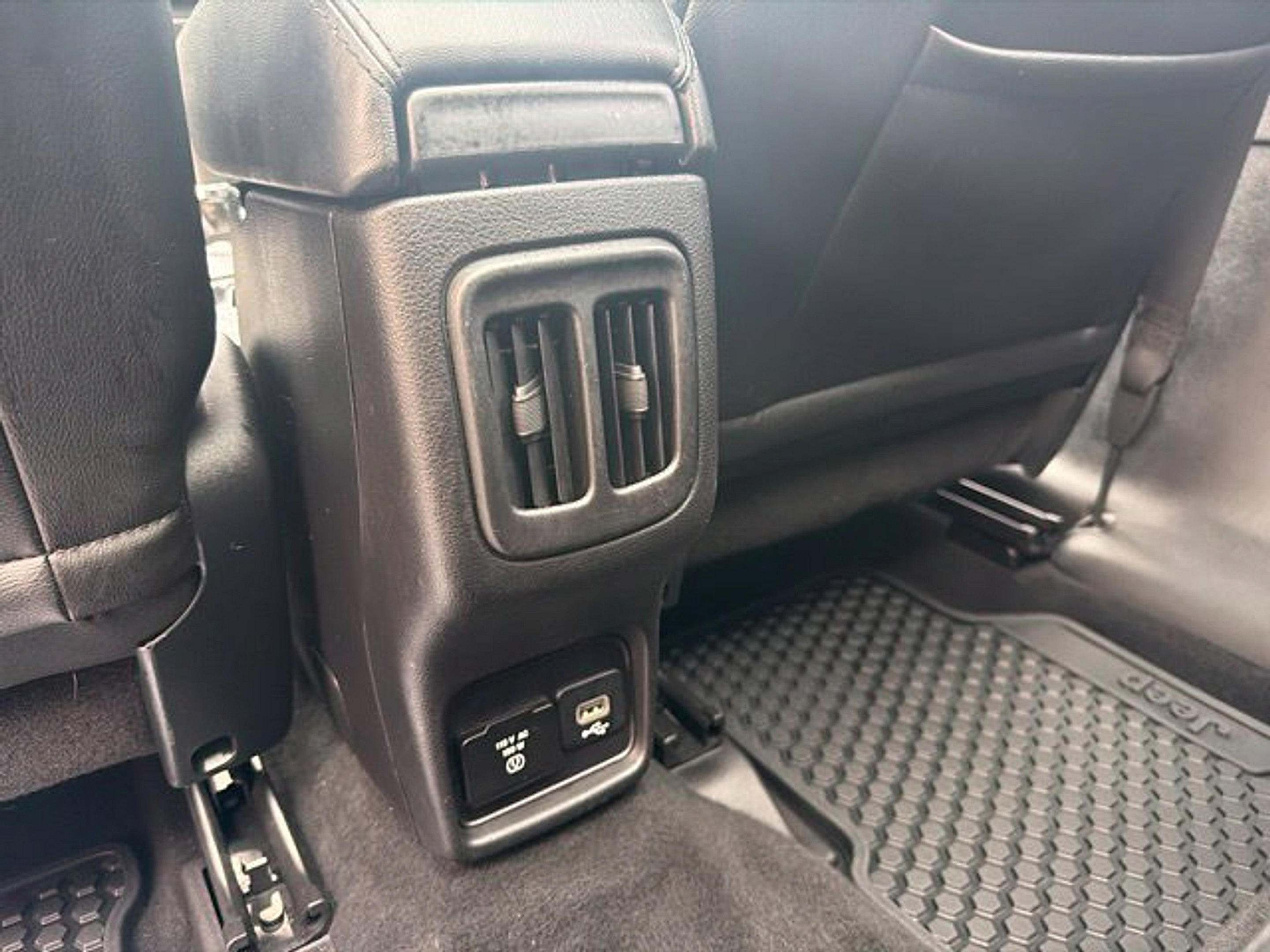 Used 2019 Jeep Compass Latitude AWD/4WD image 15